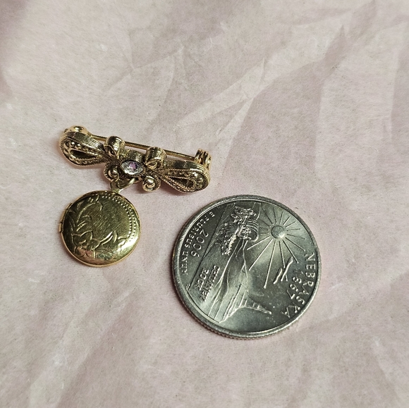 Locket Brooch - Picture 4 of 4
